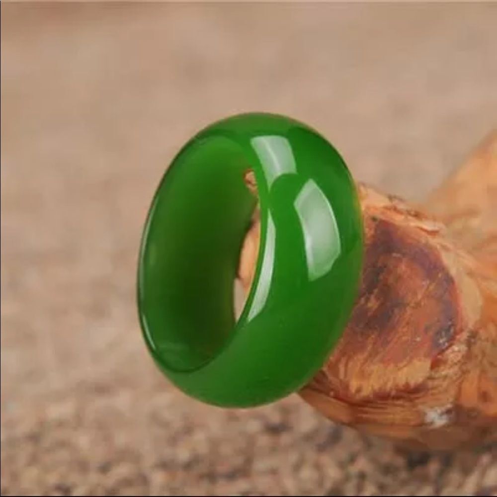 Jade ring - Picture 2 of 5